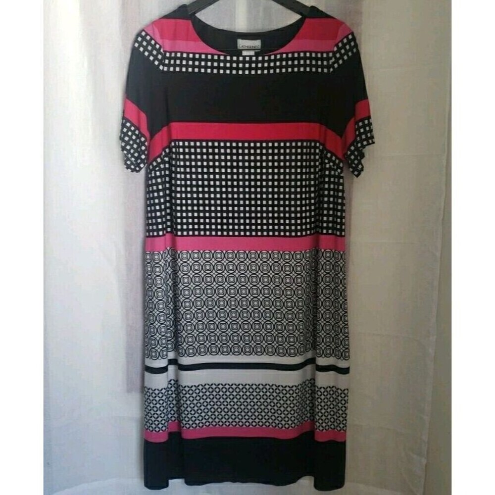 Catherines Women's 0X Multicolor Geometric Pattern Dress Short Sleeve Black Pink